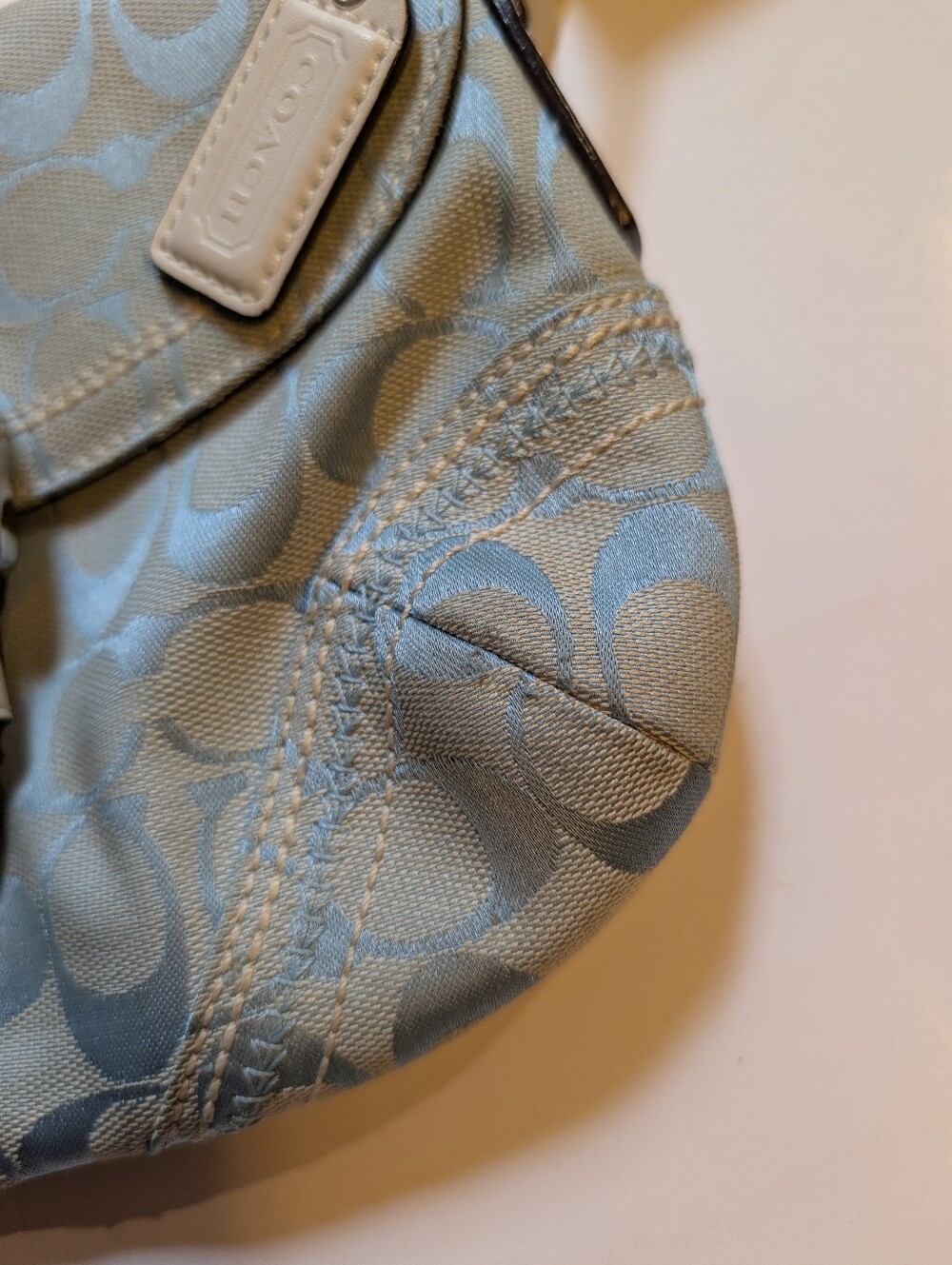Vintage Coach Soho Signature Flap Shoulder Bag Blue White Buckle Y2K In VGUC - Picture 5 of 14
